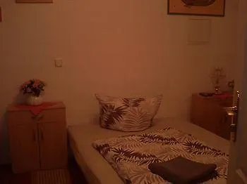 برلين Pension Bolle